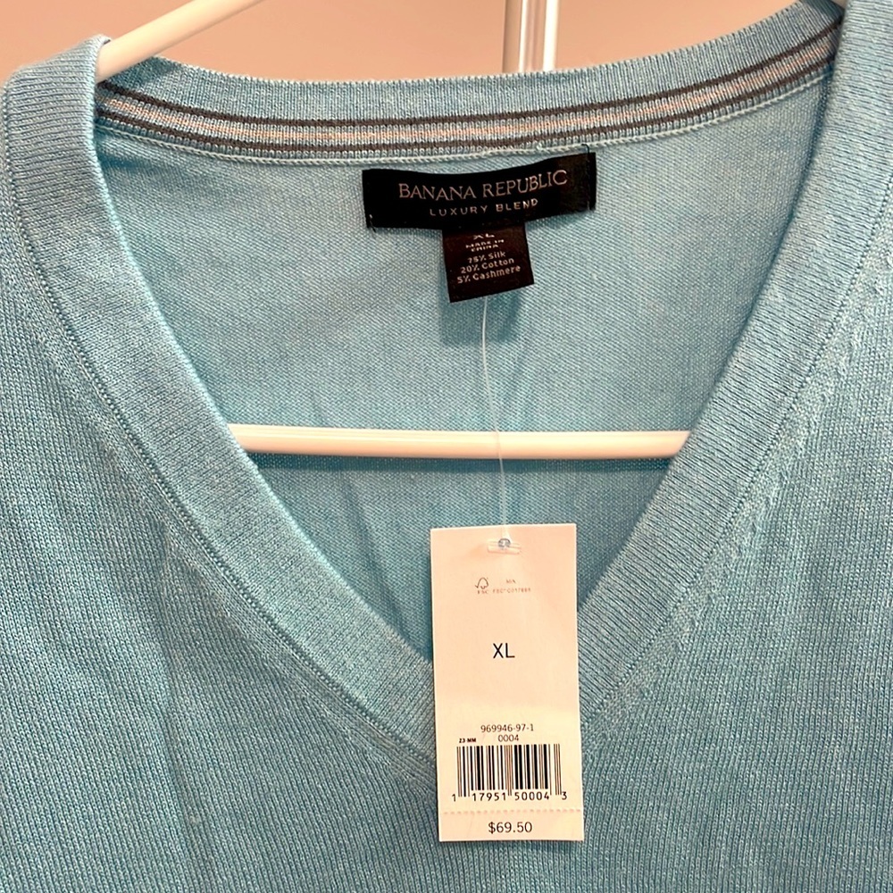 COPY - NWT! Men's Silk Cotton Cashmere Vee